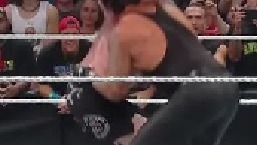 布洛克莱斯纳与送葬者爆发大规模冲突，最后竟然被带走