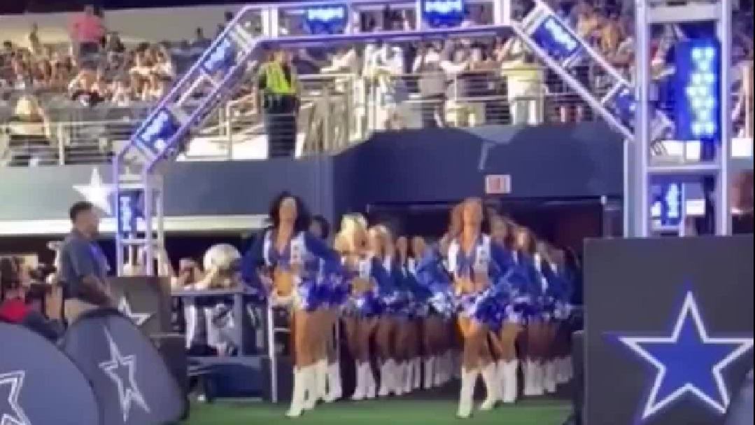 不愧是NFL职业球队的啦啦队，气质果然不一样