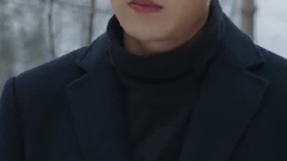 虐人如麻的孙家少爷，被自称真正家主的神秘路人中断施暴