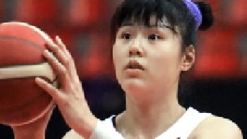 她是女篮的天才中锋，球迷亲切的称她为小宝