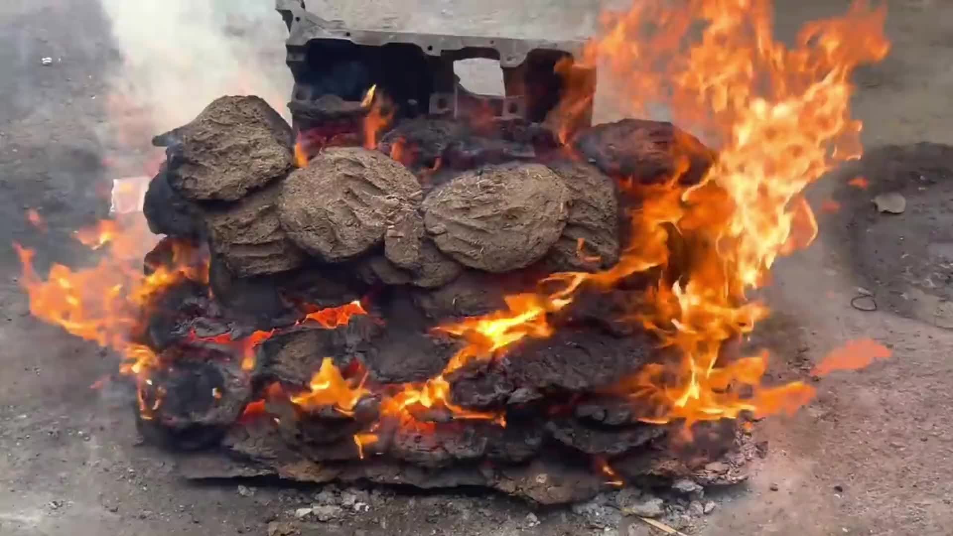 巴铁师傅维修破个窟窿的发动机缸体全过程。