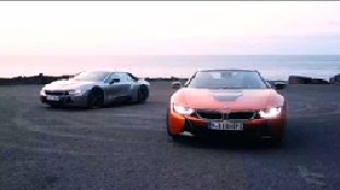 原来他是十年前的产物，如今来看也是特别帅气