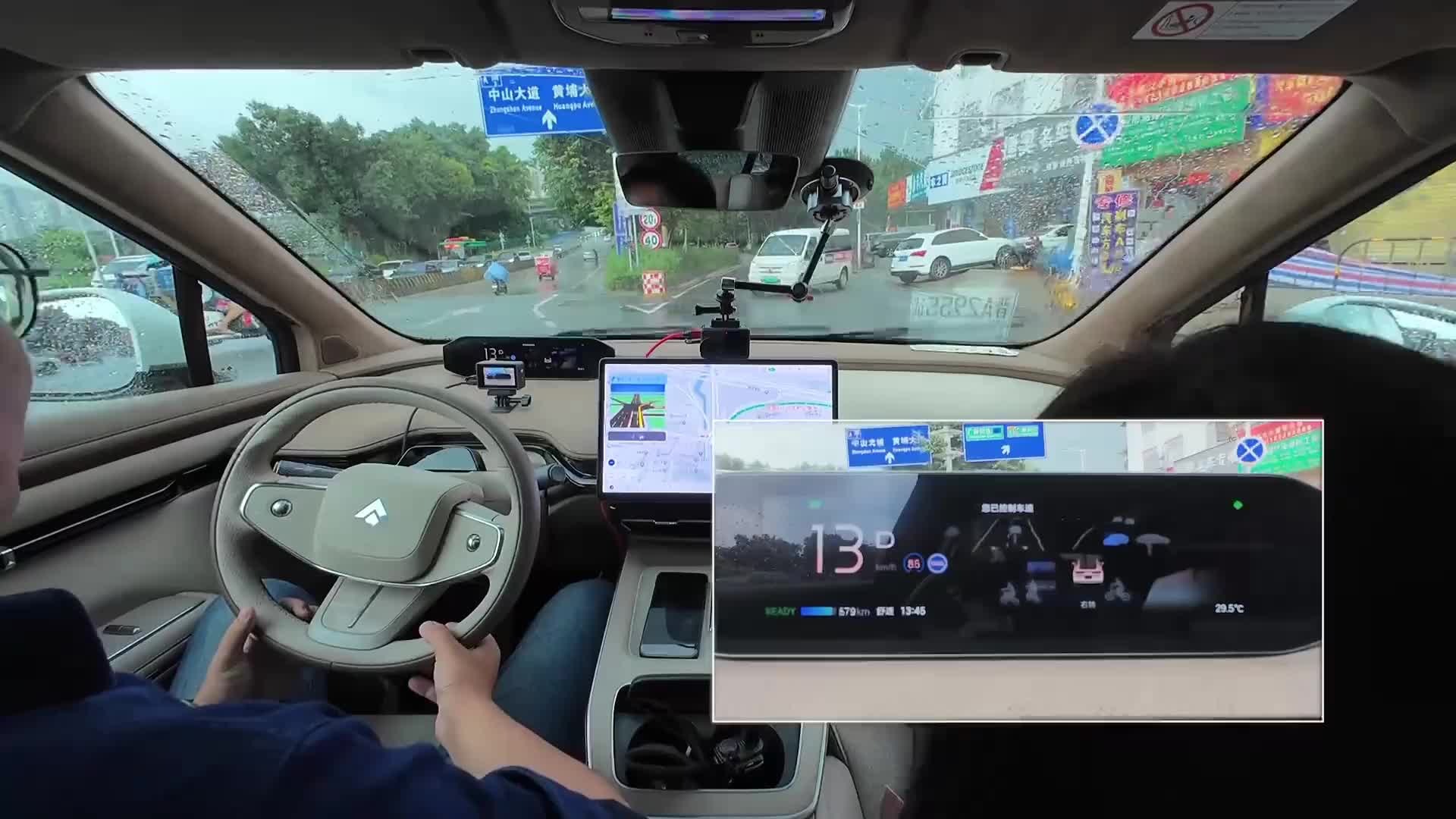 新晋智驾霸主昊铂HT，居然在路上超越遥遥领先！