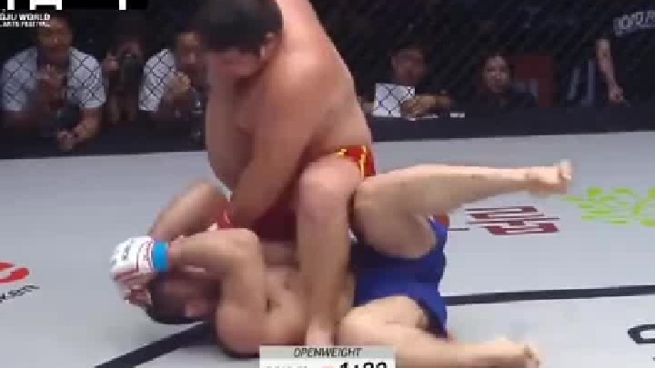 日本选手惹怒重炮王奥利，不料被重炮王打到抢救