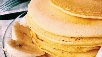 用心制作香蕉松饼，让早餐变得仪式感满满