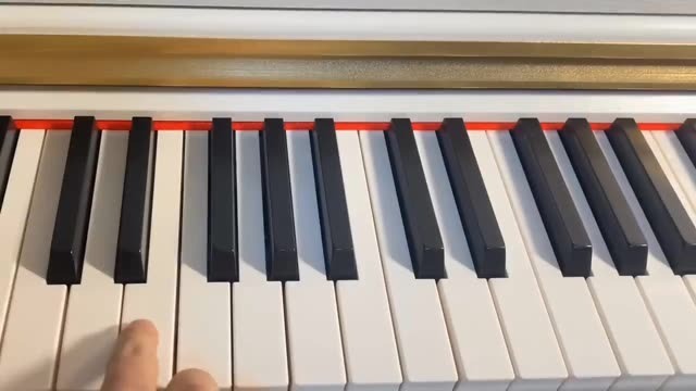 “是友情，还是错过的爱情”