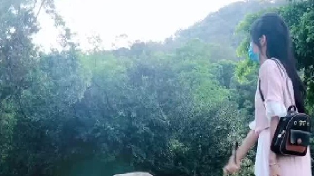 一天到晚跟着我，你这样是找不着男朋友的。