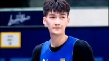 辽宁男篮签约小将拜克拉木