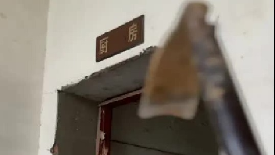 掉落荒野的第六天装备瞬间拉满