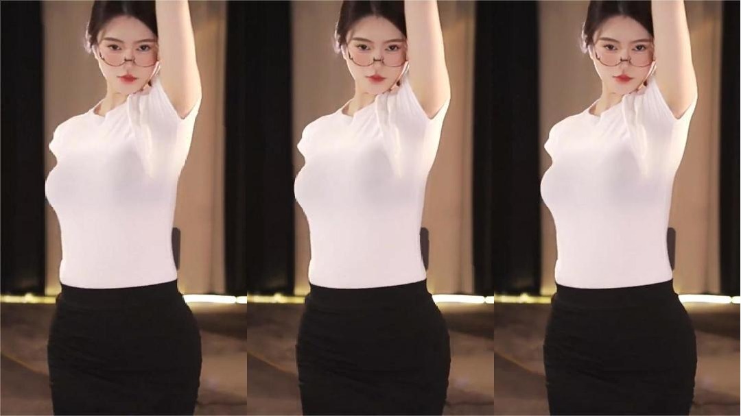 【龙城、七月】我猜你今天需要七月的陪伴~