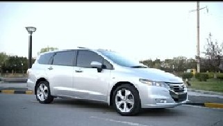 他有着轿车的舒适性和MPV车型的宽敞性，真正是一台多功能轿车