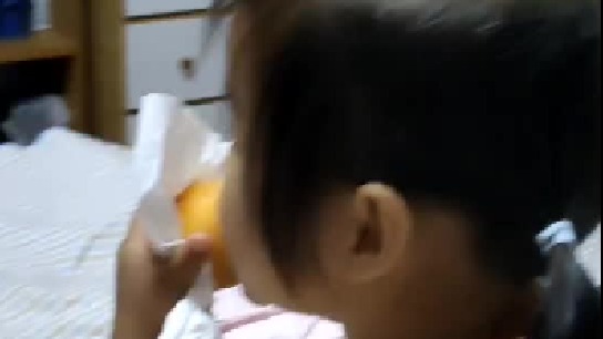 糖糖吃杏（甘甜甘甜滴）