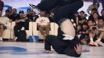 这小哥风格很帅，爱了