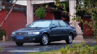 96年的丰田佳美，竟然比现在的家用车还要豪华，外观现在也很耐看