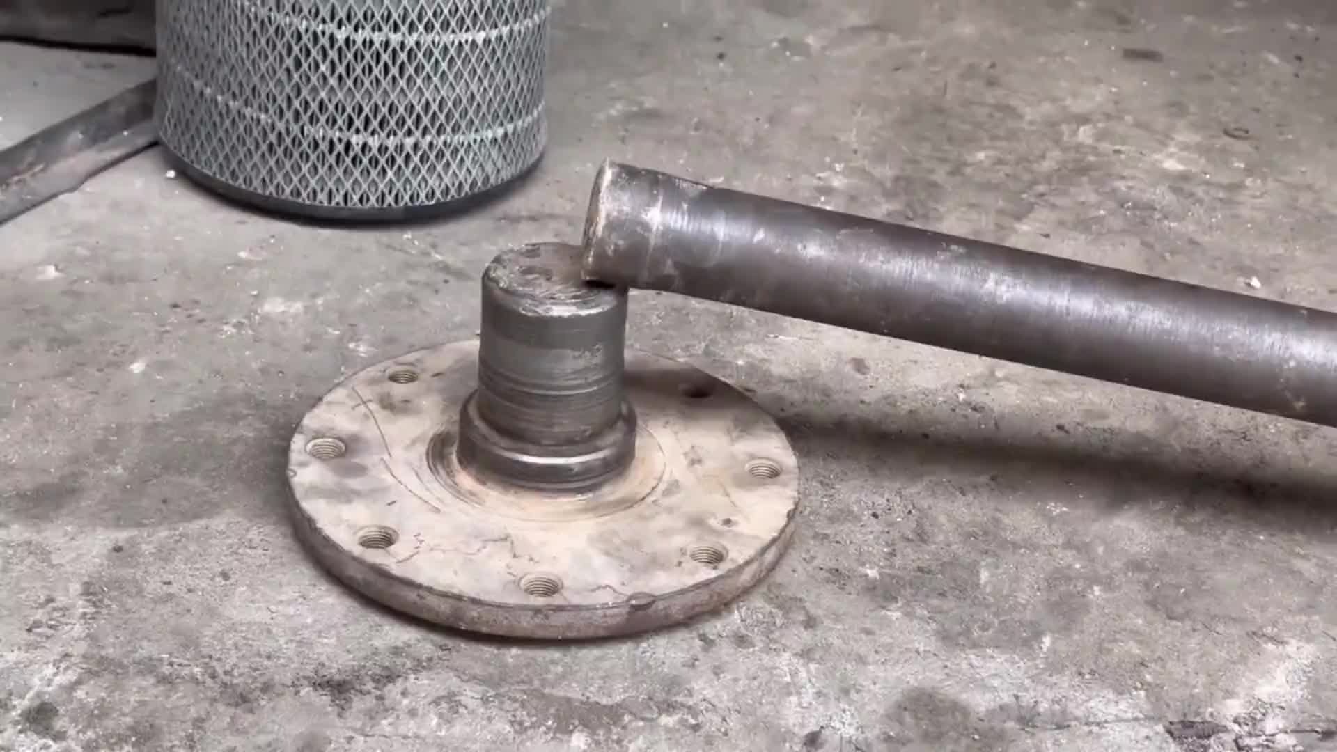 八级钳工巴铁师傅维修断裂的卡车后桥半轴全过程。