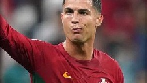 这就叫传奇！C罗梅开二度 130粒国家队进球，助葡萄牙队大胜