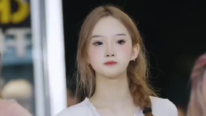 随舞视频一则…喜欢划水