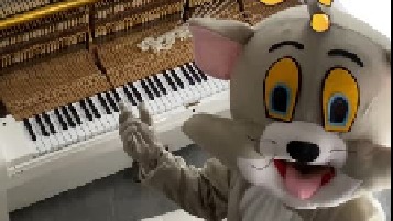 大型纪录片《猫和老鼠》真人版之Jerry弹琴