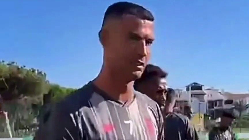 C罗拥趸观看偶像俱乐部新赛季首次合练