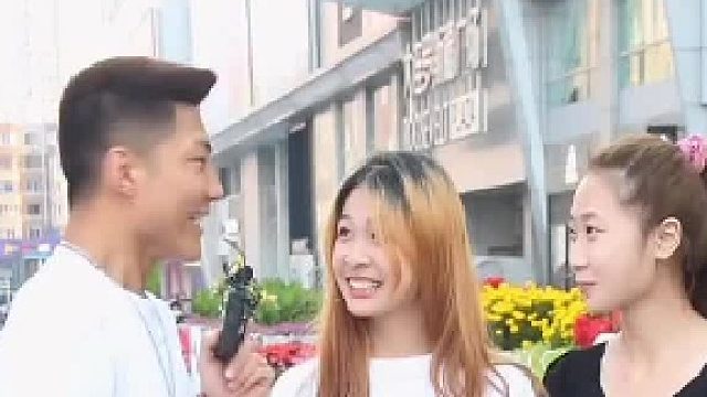 关注我，每天带你们撩漂亮小姐姐~