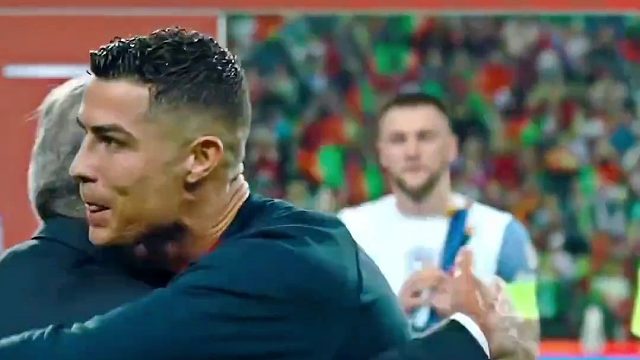 其实早就表白过了 在看你的每一个眼神里