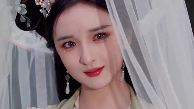 湖边偶遇温婉女侠