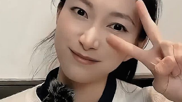 运动系纯电轿跑，不推荐高配