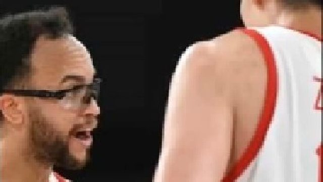 中国男篮不敌赛尔维亚，周琦状态低迷