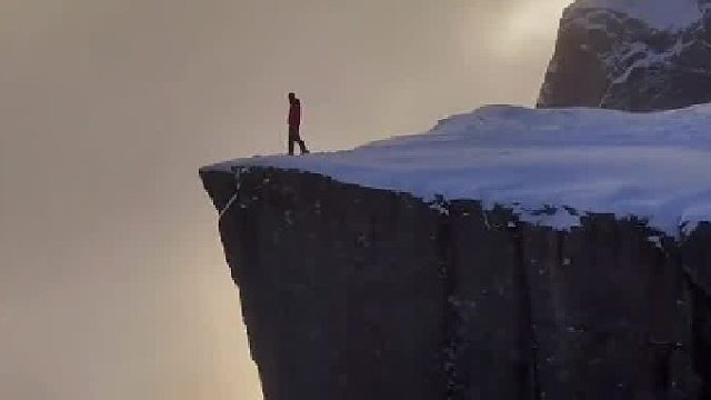 我试着销声匿迹，原来真的无人问津！