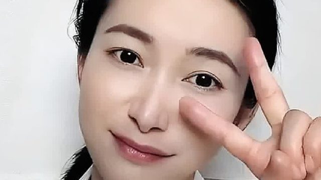 智己开始肯定是想走高端的，但现在是为了销量可以牺牲一切！如果