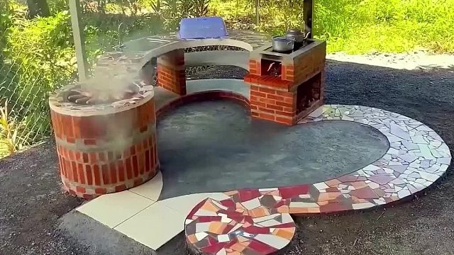 农村手艺人砌建造型独特的柴火灶，集多功能于一体，太漂亮了！