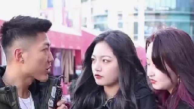 关注二郎，每天带你采访更多不一样的小姐姐~