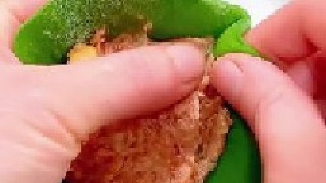 活了30年才发现，原来中国大厨都是这样包包子的，特别是第六种，一次你能吃十个！