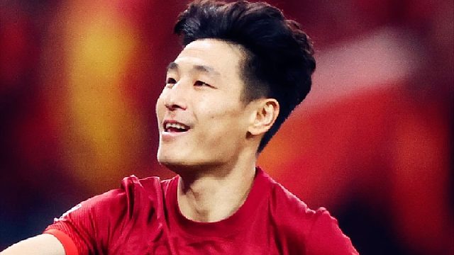 太离谱！饶伟辉过掉自家门将失败，武磊现场教学推射进空门