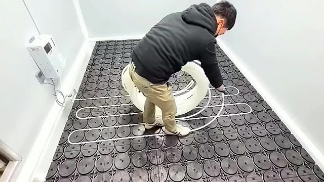 从没见过如此简单的地暖安装方法，方便又快捷