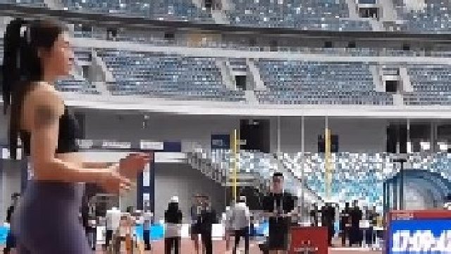 吴艳妮霸气招牌动作再现！赛前热身太飒了