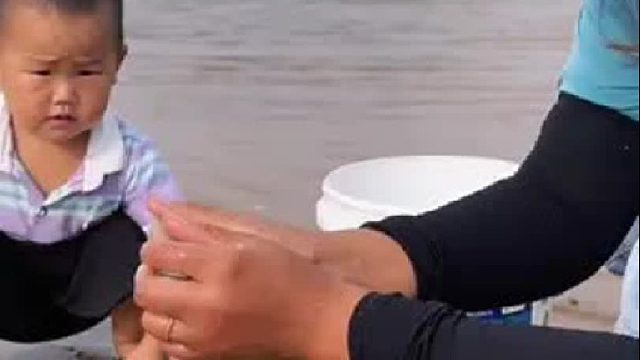 户外赶海抓海鲜