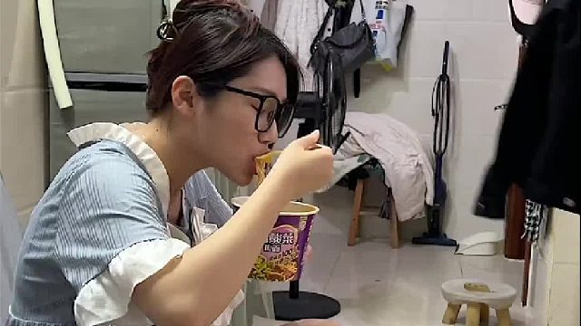 确实出去吃了呀，为什么要生气？