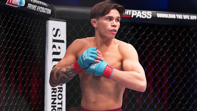 让白大拿看呆的选手，再来个帅气的后空翻