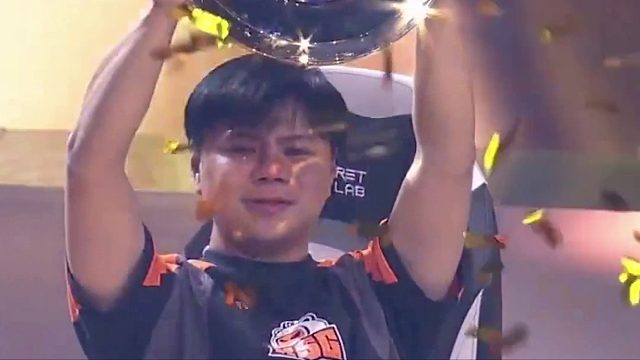 莫忘少年凌云志，曾许天下第一流