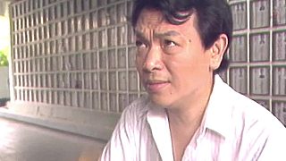 男人發(fā)現(xiàn)死去的老婆在下面被欺負