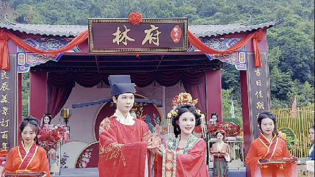 缘在此山中，情定观音山。第五届观音山姻缘文化节火爆全网，周末约上心爱的她，来姻缘福地东莞观音山