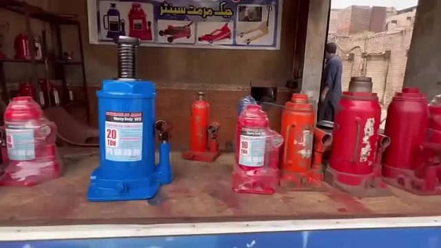 巴铁师傅维修翻新液压千斤顶全过程