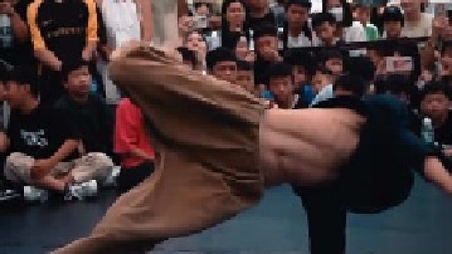 这个崽的风格好喜欢，刚猛 太帅了