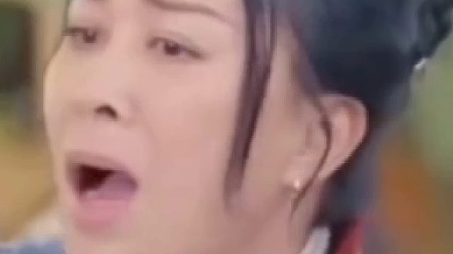 那姐边说还边给了韬子一锤