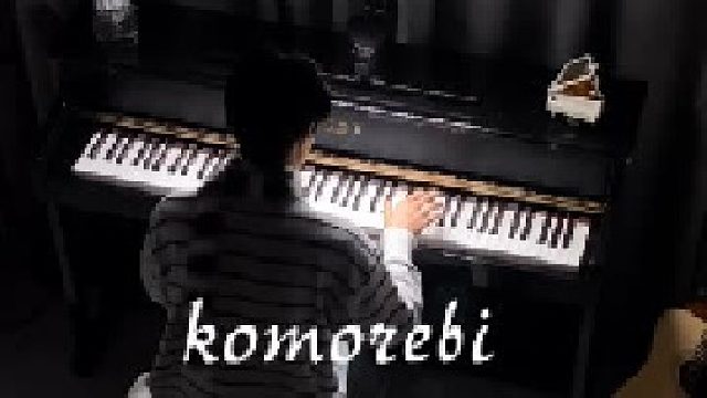 “叶隙间洒落的阳光，是救赎也是挽留”