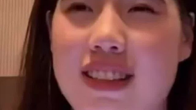 张雨霏直播聊到郑钦文：跟想象中不太一样，场外的她很小女孩