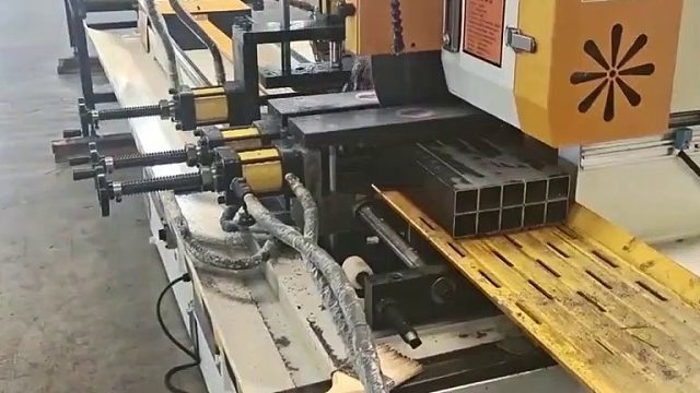 全自动CNC数控钢管方管切管机