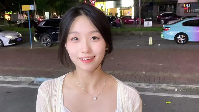 清澈愚蠢的眼神