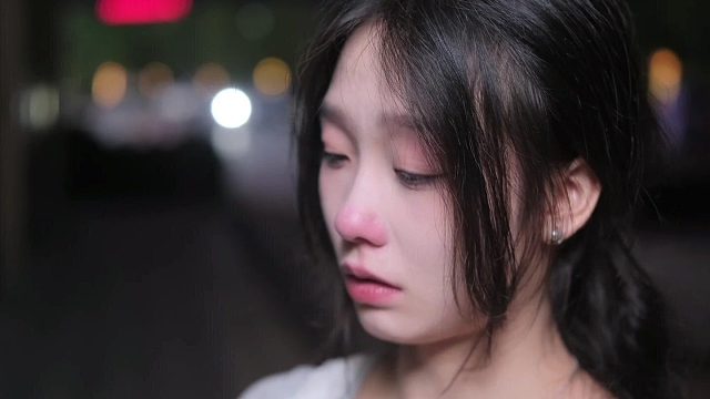 我要是你，我也会哭